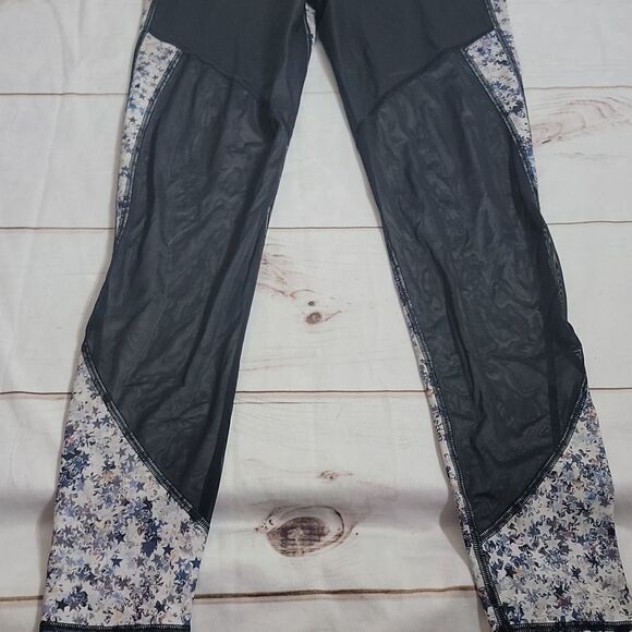 VICTORIA Secret Knockout Leggings size Medium VSX Sport Tight - Picture 5 of 6